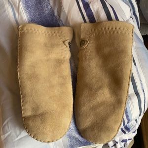 UGGS mittens